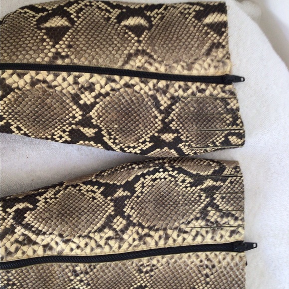 Incredible Vintage 1970’s Snakeskin Boots From the British Label Double Heelix - Picture 8 of 8